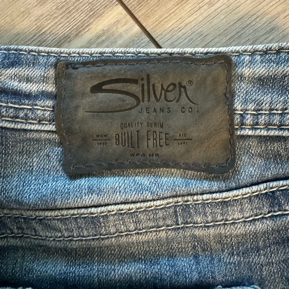 Women’s Silver Jeans Size 2 Denim Skirt - Picture 3 of 6